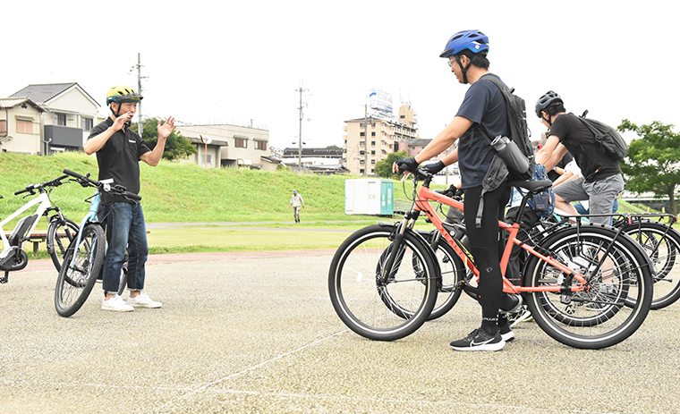 e-BIKEの安全な乗り方を親子で学ぶ。大和川沿いのサイクリングも