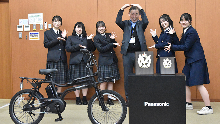 パナソニック サイクルテック株式会社で 中高生が電動アシスト自転車の 