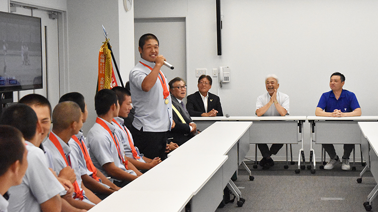 東大阪大柏原高校硬式野球部が大阪大会優勝の報告