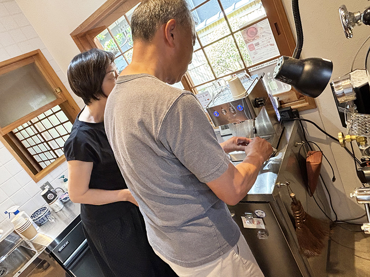 ミールミィのマヌカハニーでハニーラテを【柏原焙煎所】