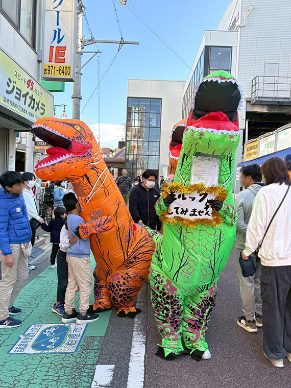清州フェスプラスワン　ティラノザウルスも出現