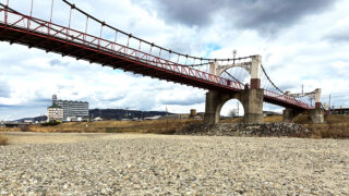 玉手橋と川原の石観察会