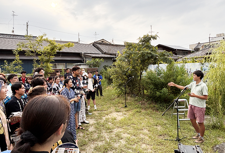 法被とゆかたで身を包み、留学生が柏原のだんじりを体験【近畿大学 Connect】
